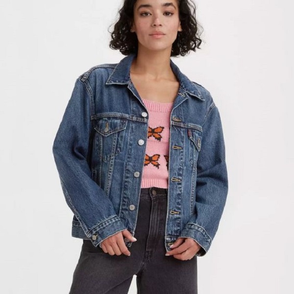 Find out what to wear with a jean jacket